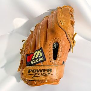 Mizuno premium ⚾️ baseball/softball glove - right handed thrower